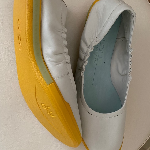 Ecco leather ballerina flat. Brand new in box. Baby blue. - Picture 6 of 10